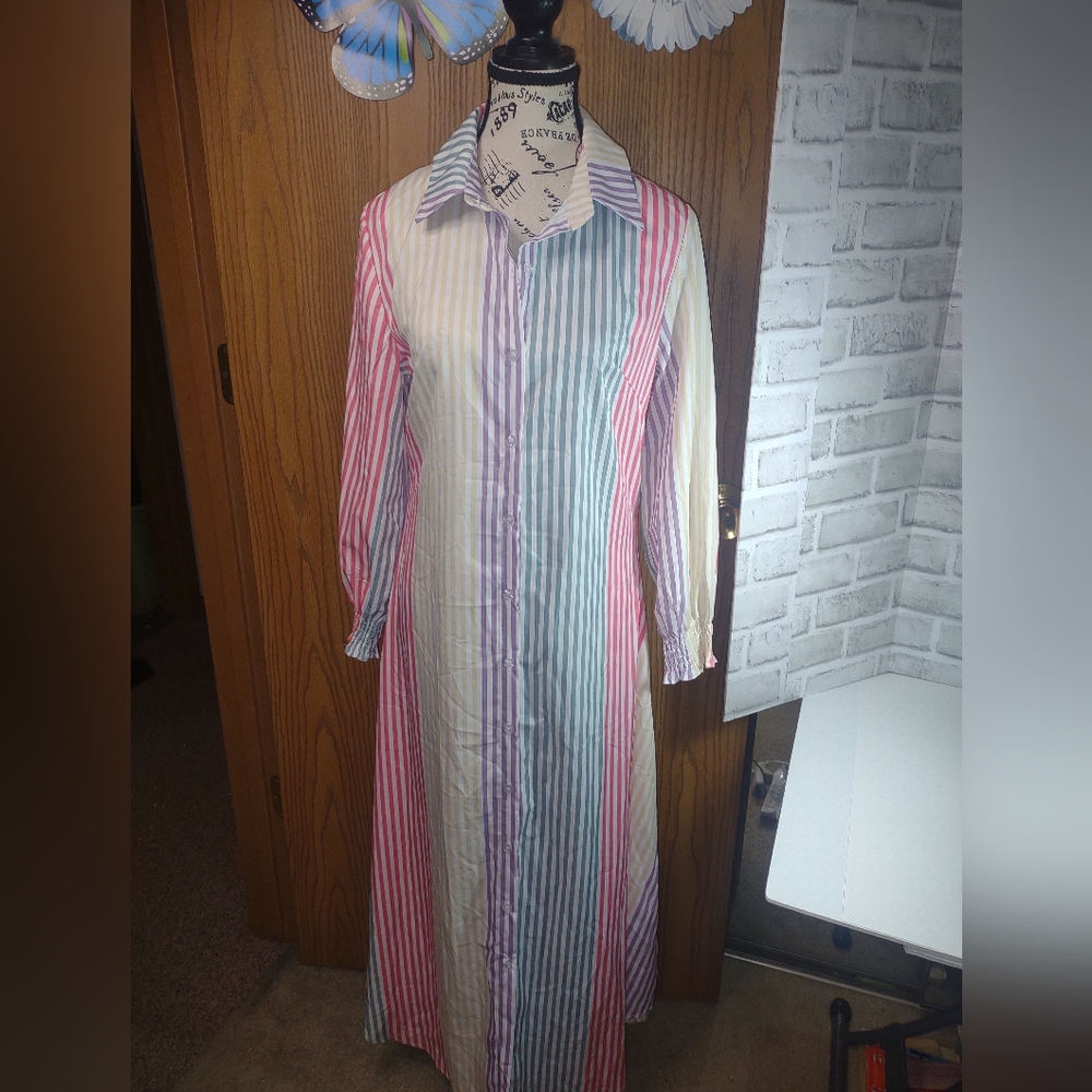 Med. Striped Long Sleeve Maxi Dress